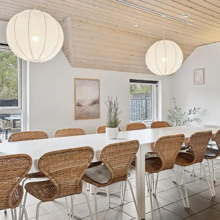 7 Bedroom Beautiful In Holiday home *