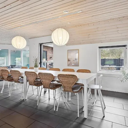 7 Bedroom Beautiful In Tatil Evi Ringkøbing