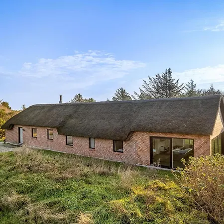 7 Bedroom Beautiful In Ferienhaus *