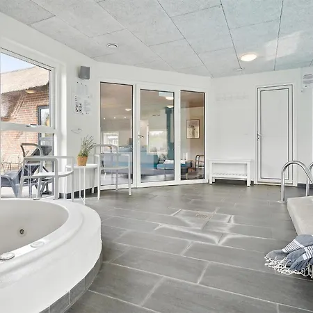 7 Bedroom Beautiful In Dom wakacyjny