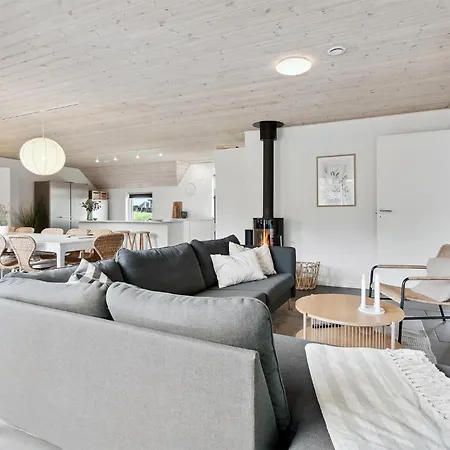 Dom wakacyjny 7 Bedroom Beautiful In Ringkøbing
